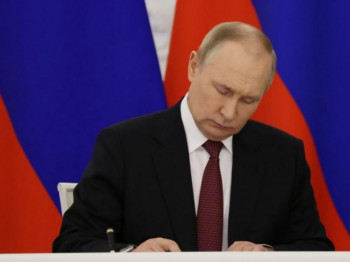 Путин потписао законе о уласку украјинских територија у састав Русије