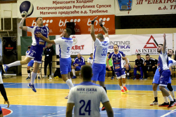 Rukometaši Leotara na vrhu tabele