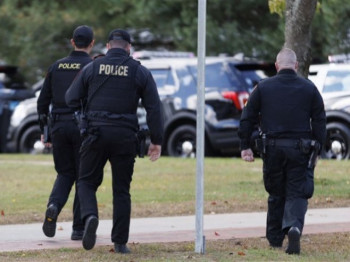 Pucnjava u američkom tržnom centru, najmanje deset mrtvih