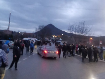 Радојевић: Срби одлучни да остану на барикадама