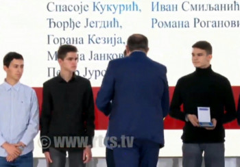 Dodik odlikovao učenike osnovnih i srednjih škola iz Trebinja