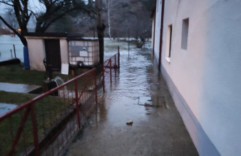 Ситуација се стабилизује. У прекиду саобраћај на путу Гацко-Невесиње