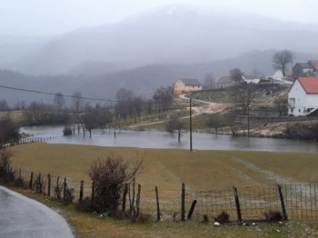 У гатачком селу неколико домаћинстава одсјечено од пута 