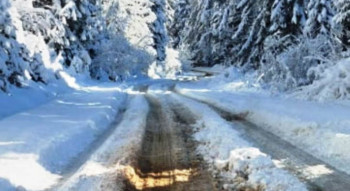 AMSRS: Otežano saobraćanje preko prevoja zbog snijega