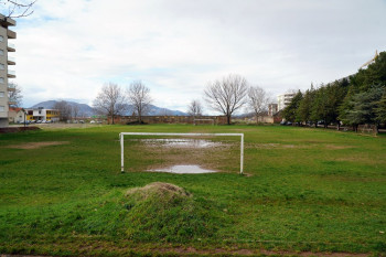 U kasarni se gradi fudbalski teren sa umjetnom travom, potpisan ugovor o početku radova