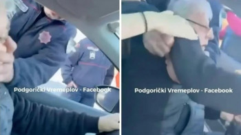 Pogledajte kako policija maltretira stranog državljanina u Crnoj Gori
