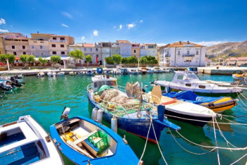 Poslodavci na Jadranu nude pomoćnom konobaru minimalac 1.200 evra, roštilj majstoru plata 3.200 evra