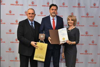 Osnovna škola ''Vuk Karadžić''iz Trebinja nagrađena ''ZLATNOM MEDALJOM ZA KVALITET''u Novom Sadu