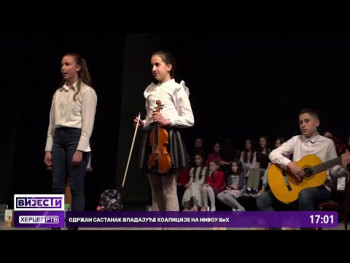 Poetsko-muzičko veče 'Zavoli stihove' održano u Domu mladih (VIDEO) 