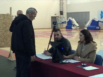 UŽIVO - Drugi krug predsjedničkih izbora u Crnoj Gori; Do 15 časova glasalo 50,2 odsto birača (VIDEO)