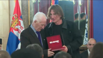 Bećković dodelio nagradu Željku Mitroviću! (VIDEO)