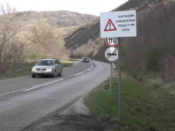 Kurtijevi specijalci pucaju na Srbe: Znak upozorenja u Zvečanu