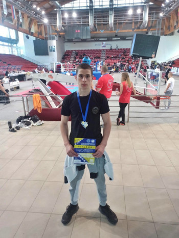 Kik bokser Nikola Kolak drugi na državnom prvenstvu u Laktašima