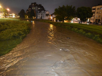 U Srbiji vanredno u 35 opština; Voda odnijela most na Ibarskoj magistrali