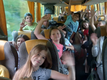 Djeca sa Kosova i Metohije putuju prema Trebinju i Nevesinju
