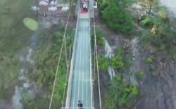 У Кини атракција невидљиви мост (ВИДЕО)