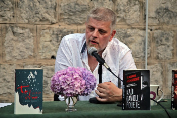 Organizovano književno veče sa piscem Vladimirom Kecmanovićem