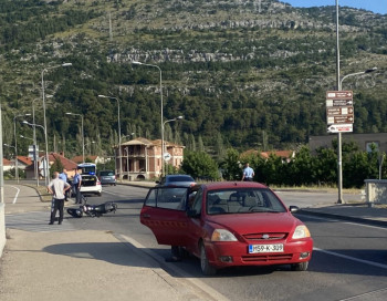 Sudar automobila i motora na obilaznici