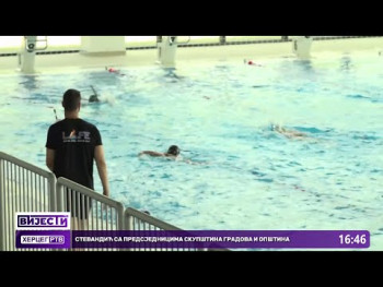 Plivači iz Beča na pripremama u Zatvorenom olimpijskom bazenu (VIDEO)