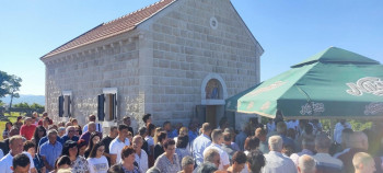 Osvešćenje hrama Svetih mučenika i besrebrenika Kozme i Damjana na Hrgudu (Foto)