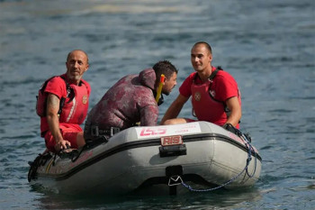 Preminula žena koja je tokom skokova sa Starog mosta pala niz stijene u Neretvu