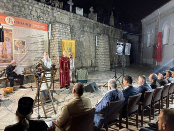 Gradonačelnik Ćurić na otvaranju 10. Trga od ćirilice u Herceg Novom