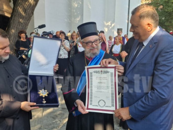 Dodik odlikovao episkopa Lukijana Ordenom Republike Srpske