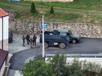Priština: Ubijena trojica napadača na policiju, šest uhapšenih (VIDEO)