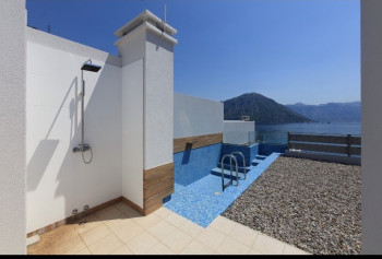 Prodaja vile sa bazenom (Morinjski zaliv) -Foto