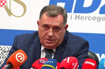 Dodik: Višak preko 25 odsto radnika u javnoj upravi