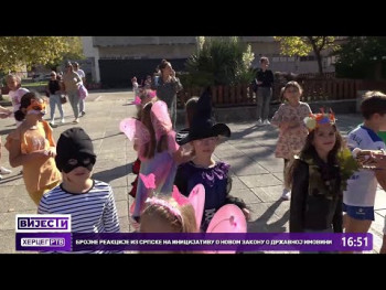 Učenici škole u Bregovima priredili maskenbal (Video)