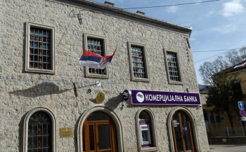 U toku prijave za glasanje na vandrednim parlamentarnim izborima u Srbiji