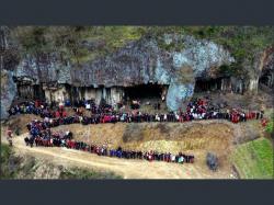 Kina: Porodica od 500 članova pozirala za zajedničku fotografiju