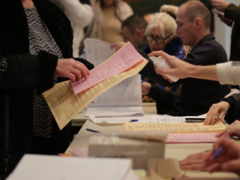 RIK na osnovu 7.659 biračkih mesta : 'Srbija ne sme da stane' 47,1 odsto glasova