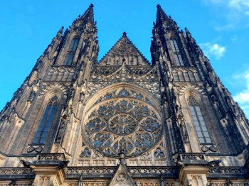 У суботу дан жалости у Чешкој због пуцњаве на универзитету у Прагу