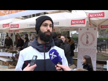 Božićni bazar Fondacije 'Sveti Vukašin' (VIDEO)