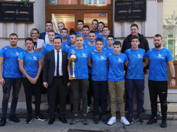 Mladi trebinjski vaterpolisti na prijemu kod gradonačelnika