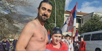 Tata i kćerka plivali za časni krst