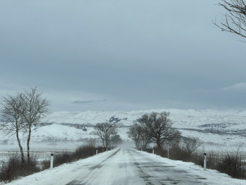 Snježni pokrivač zabijelio Gacko (FOTO)
