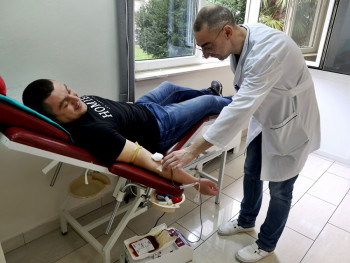 U Trebinju i Nevesinju počela akcija dobrovoljnog darivanja krvi povodom Dana policije