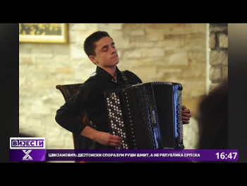 Harmonikaš Jelačić oduševio trebinjsku publiku (VIDEO)