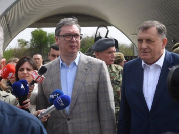 Dodik i Vučić obišli jedinice Ratnog vazduhoplovstva i PVO; Vojna moć Srbije važna za Srpsku (VIDEO)