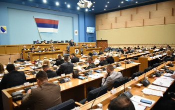 Narodna skupština usvojila izvještaj Međunarodne komisije o Srebrenici