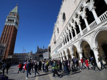 Venecija od danas naplaćuje turistima ulazak u grad