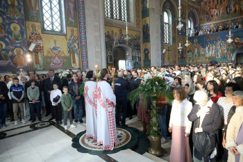 U Sabornom hramu sa radošću proslavljen Vaskrs (FOTO)