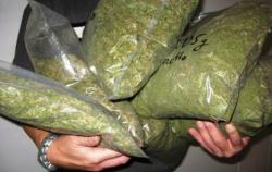 Пакети пуни марихуане плутају морем код Дубровника
