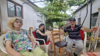 POVRATNIČKOJ PORODICI STEVANOVIĆ IZ MOSTARA VOZ UBIO DESET OVACA OD KOJIH SU ŽIVJELI