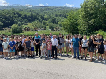 Дјеца са Косова и Метохије срећно стигла својим кућама