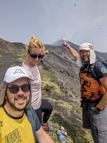 Trebinjci na vrhu vulkana Etna