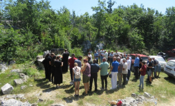 КОД ПОНОРА У БИОГРАДУ ОДРЖАН ПАРАСТОС ЖРТВАМА